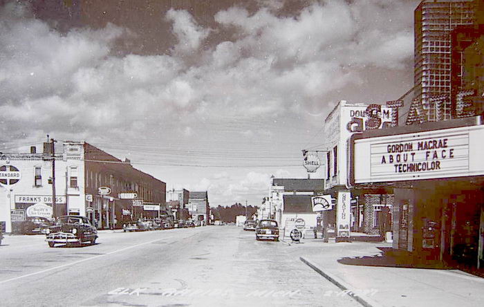 Elk Rapids Cinema - Old Postcard Photo Of The State (newer photo)